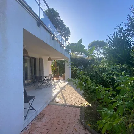 Joli F3 , 4 Pers, Mahana , Plein Pied Sur Jardin , Domaine Privé Criques Et Plages à Pied * Hyères